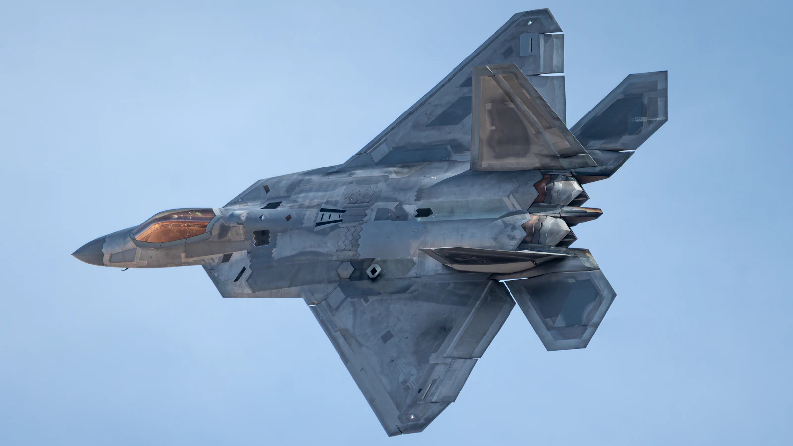 Avion de chasse en vol